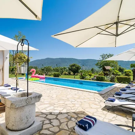 Holiday home Stunning In With Sauna Gruda